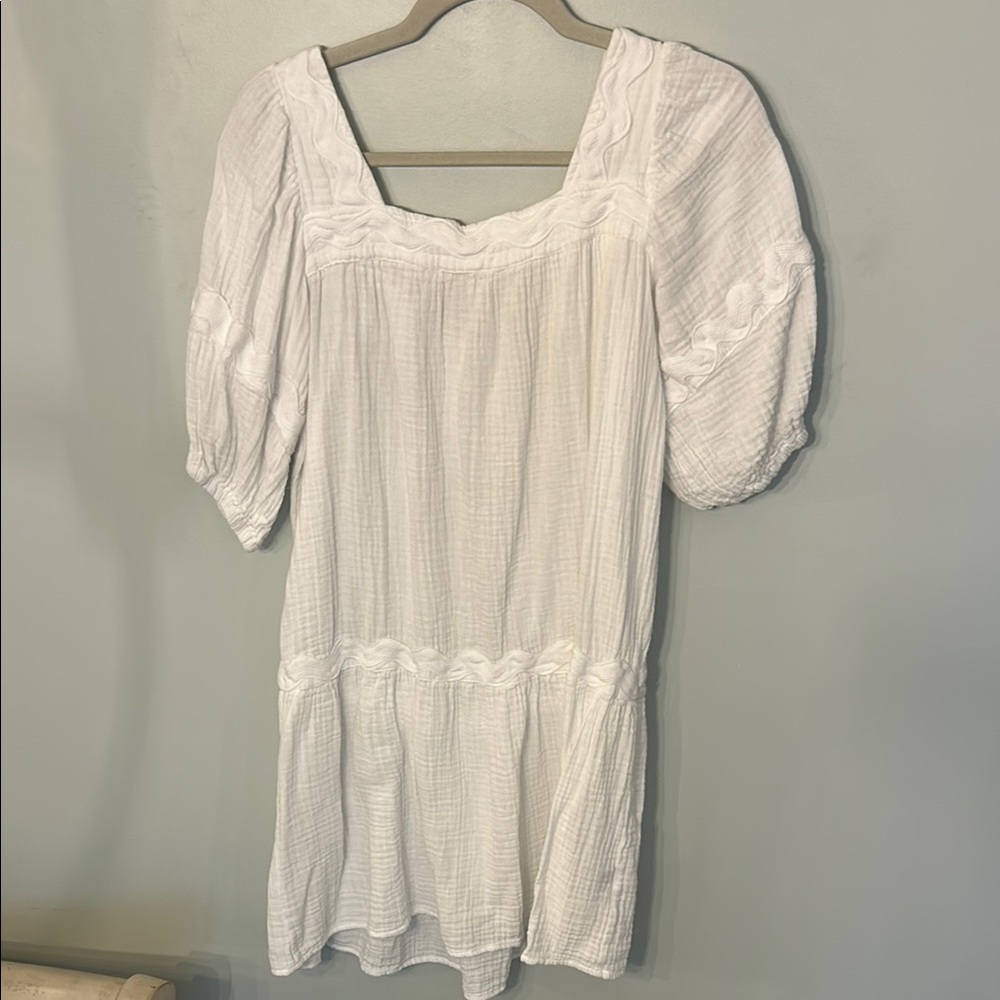 Elegant White Mini Dress